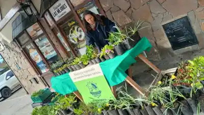 Villa La Angostura los espera con 500 plantines: el clima no fue excusa para faltar