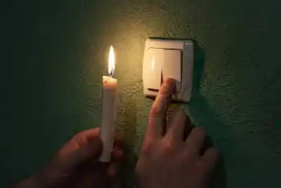 El Zonda dejó miles de sanjuaninos a oscuras y ahora las distribuidoras podrían pagar por cada hora sin luz