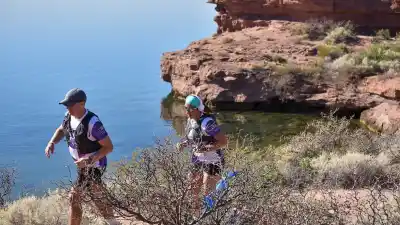 Mari Menuco Run: el desafío que mezcla bardas, música y atardecer frente al lago