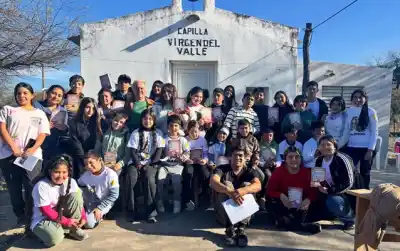 La Banda: chicos de Lourdes viajan a la Feria del Libro con un libro escrito por ellos
