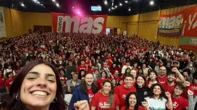 Milei, en el centro de la escena: el anticapitalismo juvenil copó Sociales con un mensaje que incomoda