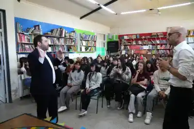 Más de 70 estudiantes de Paraná se preparan para su primer empleo: lo que aprendieron