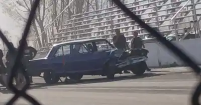 Un auto voló contra la tribuna en Lavalle: la Federación rompió el silencio y apuntó contra la Municipalidad