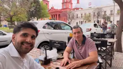 El gesto entre Puente y Galán que enciende una pregunta incómoda en la oposición