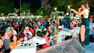 La Banda cerró su 114° aniversario con una plaza repleta y un escenario que no paró