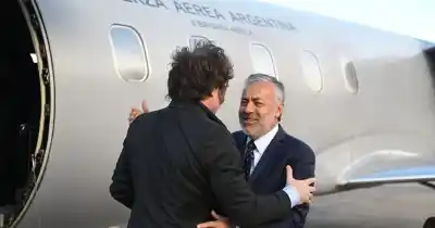 Lo que Milei se lleva a París: el mendocino que busca convencer para un cambio electoral
