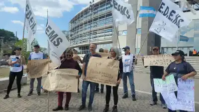 Una docente cobra, trabaja, pero en el sistema "figura como fantasma": el reclamo que sacude a Jujuy