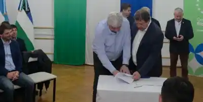 Río Negro girará $1.029 millones por mes a 14 municipios: el detalle que mira Bariloche