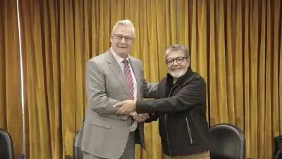 El convenio que firmó Vicuña con la UOCRA y que cambiará el día a día en la alta montaña