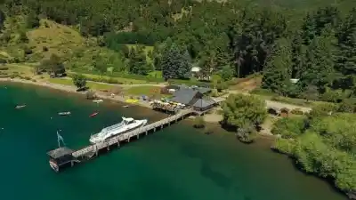 El rincón secreto de la Patagonia que combina playas, cascadas y cultura mapuche