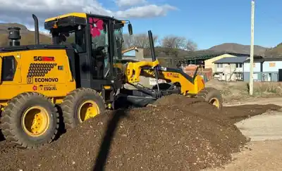 Esquel: las máquinas llegan a dos barrios y piden un gesto clave a los vecinos