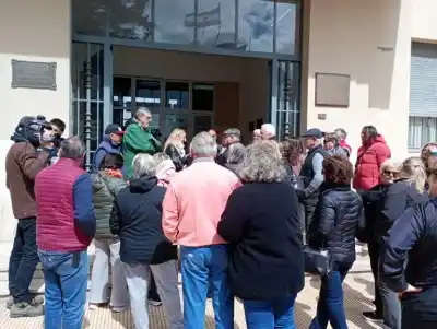 Lobos: el ruido que no deja dormir a un barrio terminó con una protesta frente al municipio