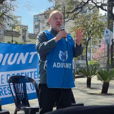 Docentes universitarios paran y salen a la calle: ¿dónde se concentran?