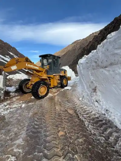 Vialidad pelea contra el hielo en la ruta a Chile: hasta dónde tendrán que llegar las máquinas