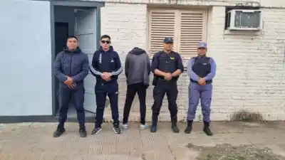 Tenía prohibido acercarse a su expareja, pero volvió dos veces: la segunda, con fuego