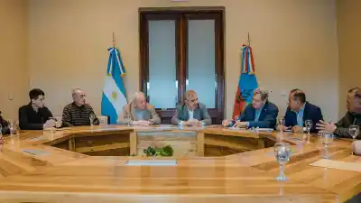 El camino a Ipizca que se corta con cada lluvia tiene fecha: qué firmaron Jalil y Piñero