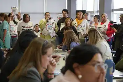 El IPROSS, en la cuerda floja: la pregunta que nadie pudo responder en la Legislatura