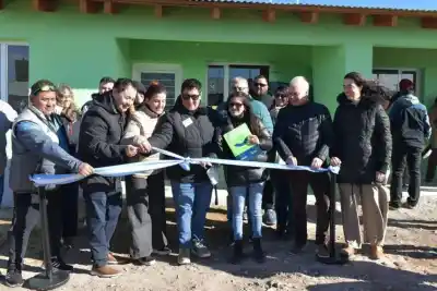 16 familias de Centenario dejaron de esperar: las casas que estaban frenadas ya tienen dueño