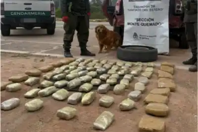 Un auto que venía de Chaco escondía algo imposible de ocultar en la rueda de auxilio