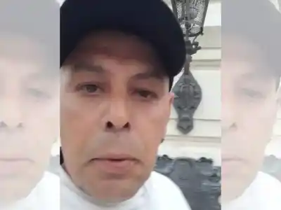 Se encadenó en la puerta de la Municipalidad de San Pedro y lanzó una frase que incomoda: "Si no hago esto, tenemos que regalar la casa"