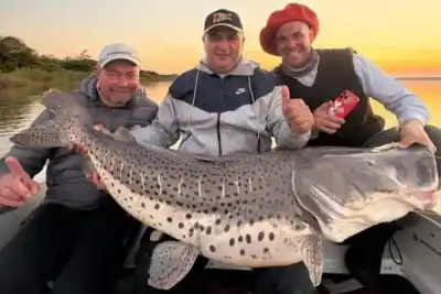 Pesca en Esquina: el surubí que rompió la balanza y volvió al río
