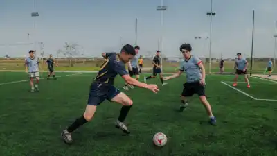 Costa Sur abrió la primavera con fútbol, trap y una condición para entrar