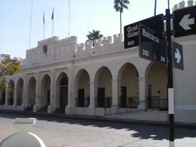 Esperaban ser policías desde hace dos años, pero un dato en un legajo lo cambió todo