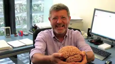 El rosarino que volvió a su ciudad para contar cómo el cerebro puede recuperar lo que parecía perdido
