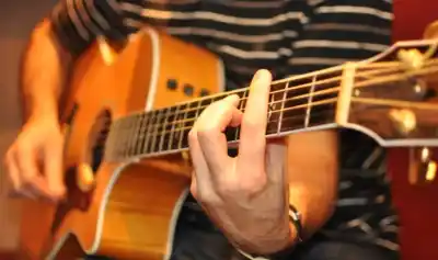 La guitarra vuelve a sonar en Santa Rosa: quiénes suben al escenario del Teatro Español