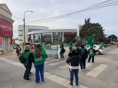 Estatales copan el centro de Comodoro: el detalle que apareció en los recibos de sueldo