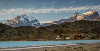 Buscaron oro, no encontraron nada y levantaron un refugio que hoy es un imán de la Patagonia