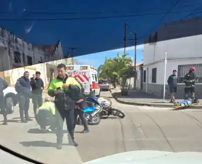 Dos motos chocaron de frente en Goya: el impacto fue tan fuerte que terminaron una encima de la otra