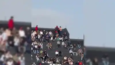 Le sacaron la camiseta a un joven en la tribuna de Newell's: el video que activó una investigación