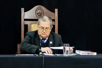 El juez que preside el juicio por Loan Peña presentó su renuncia y ya tiene fecha de salida