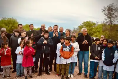 Napenay: el camino de ripio que cambia el día a día de una escuela rural