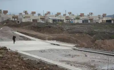 La obra que promete terminar con el barro en Alto Comedero está a punto de abrir, pero hay un detalle