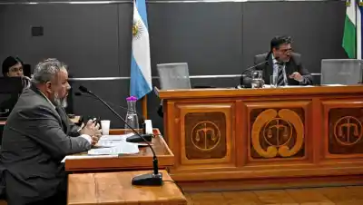 Un policía acusado de femicidio esperaba algo: lo que definió su futuro judicial