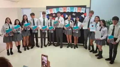 El secreto detrás de las certificaciones que dejaron a todos sin palabras en un colegio