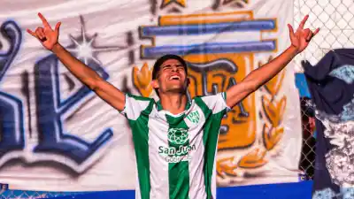 El 'Chivo' Goria se metió en la historia de Desamparados: lo que hizo en dos días seguidos