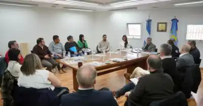 Se sentaron a revisar las actas de Cerro Negro: el pedido que la minera no puede esquivar