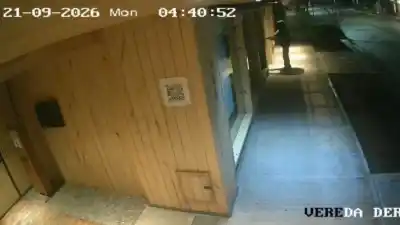 El video del robo exprés en una perfumería del centro: lo que se llevó en menos de un minuto