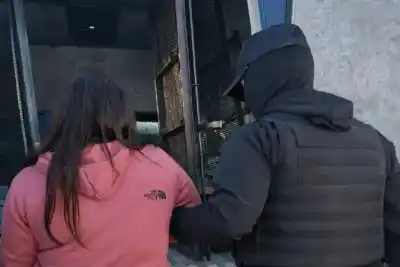 Apuntó a un mecánico en el pecho y la cabeza: lo que encontró el allanamiento cambió todo
