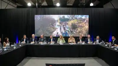 ¿Por qué 25 intendentes respondieron al Gobierno tras una reunión clave?