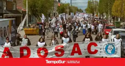 Denuncian que un reclamo por medicamentos terminó con una docente citada a indagatoria