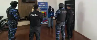 Lo buscaban por varios asaltos a mano armada y lo encontraron donde menos esperaban