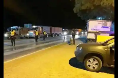 Se detuvo a descansar en la ruta y al volver a la cabina lo esperaba una mala noticia