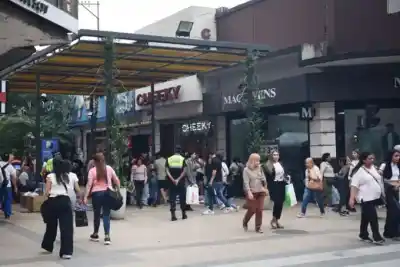 Feriado del 24: los comercios abren, pero hay un detalle con el pago que nadie te cuenta