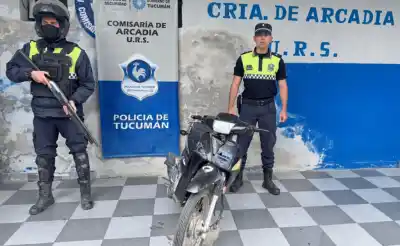 Una moto sin patente llamó la atención en la ruta: lo que apareció minutos después cambió todo
