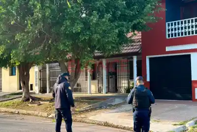 Paraná: balearon una casa desde una moto y la Policía revisa las cámaras