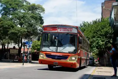 Cierran una esquina clave de la capital y los colectivos ya no paran donde siempre